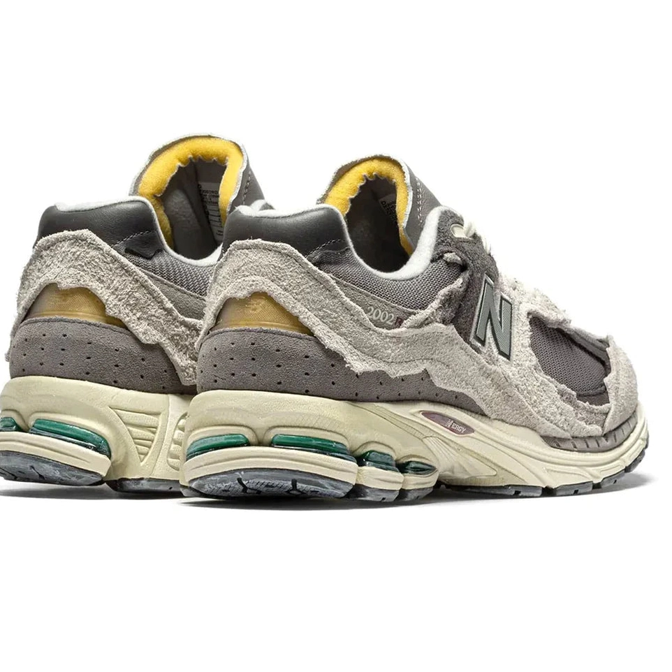 Cloud' New Balance 'Protection Pack - Rain 2002R 0825